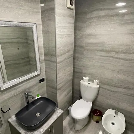 54°bs Skanderbeg Square Тирана