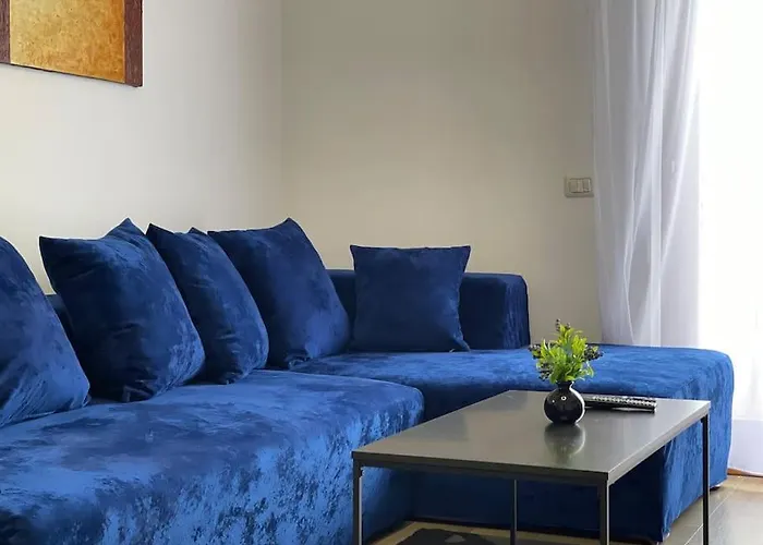 54°bs Skanderbeg Square * Tirana